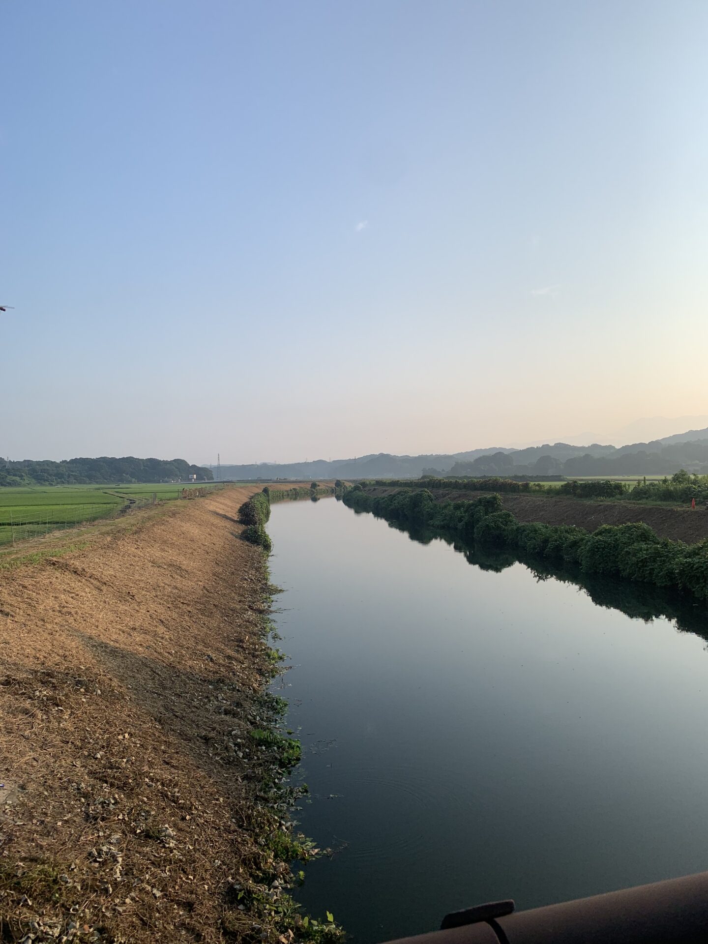 川と山